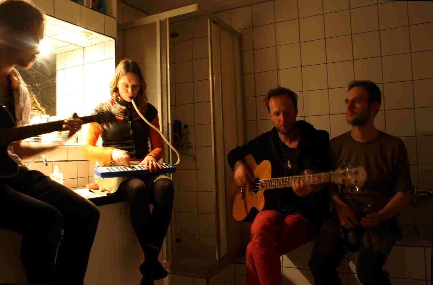 Skelectief improvisatie collectief badkamer concert